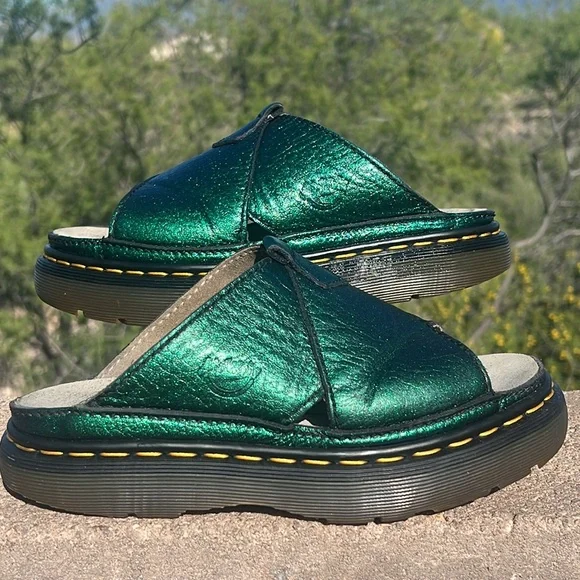 【関税&送料込】Dr Martens Sandals Green Dr. Martens | Shoes | Dr Martens Mie Vintage Green 9s